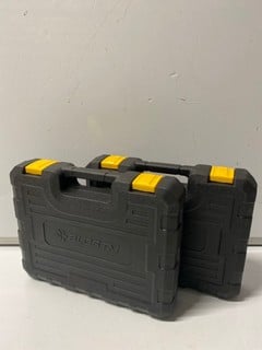 Lot 597  
            Nottingham SR6 - Parcel Delivery 
                
2 X BLOSTM SCREWDRIVER SETS