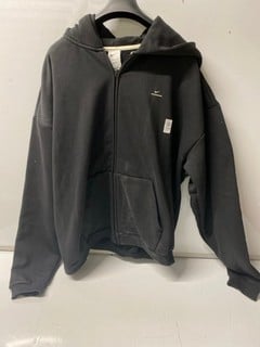 Lot 598  
            Nottingham SR6 - Parcel Delivery 
                
NIKE HOODIE (SIZE L)