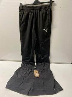 Lot 599  
            Nottingham SR6 - Parcel Delivery 
                
2 X SPORTS CLOTHING ITEMS INC NIKE SHORTS (SIZE M)
