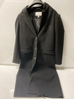 Lot 600  
            Nottingham SR6 - Parcel Delivery 
                
VILA WOMEN'S LONGLINE COAT IN BLACK (EU SIZE 36)
