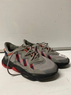 Lot 608  
            Nottingham SR6 - Parcel Delivery 
                
PAIR OF ADIDAS OZWEEGO TRAINERS (UK SIZE 5)