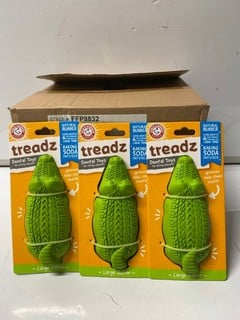 Lot 647  
            Nottingham SR6 - Parcel Delivery 
                
QTY OF TREADZ GATOR DOG DENTAL TOYS