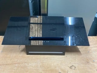 Lot 132  
            Nottingham SR2 - Delivery or Collection 

                
90CM RF CONNECTED ANGLED GLASS COOKER HOOD MODEL NO: WRAG90RF
