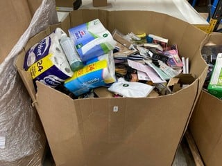 Lot 196  
            Nottingham SR2 - Delivery or Collection 

                
PALLET OF ITEMS INC HOUSEHOLD ESSENTIALS & VARIETY OF BOOKS