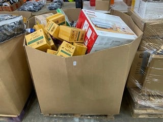 Lot 202  
            Nottingham SR2 - Delivery or Collection 

                
PALLET OF ITEMS INC VARIETY OF FILMS & PET ITEMS