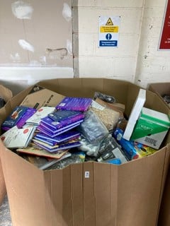 Lot 207  
            Nottingham SR2 - Delivery or Collection 

                
PALLET OF ITEMS INC VARIETY OF BOOKS & WORKOUT SUPPLEMENTS