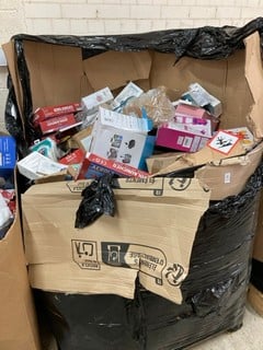 Lot 212  
            Nottingham SR2 - Delivery or Collection 

                
PALLET OF ITEMS INC SMARTPHONES ACCESSORIES & AEROLAUNCHER