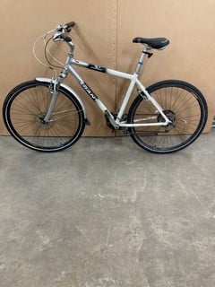 Lot 226  
            Nottingham SR2 - Delivery or Collection 

                
GIANT ROAD BIKE (MPSS0317377)