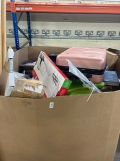 Lot 258  
            Nottingham SR2 - Delivery or Collection 

                
PALLET OF ITEMS INC HARD SHELL SUITCASE & SILVERLINE PAVING MAUL