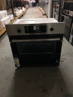 Lot 25  
            Nottingham SR2 - Delivery or Collection 

                
ZANUSSI BUILT-IN ELECTRIC SINGLE OVEN MODEL NO: ZOHCX3X2 ORIGINAL RRP £229.00