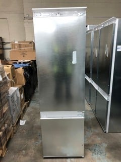 Lot 35  
            Nottingham SR2 - Delivery or Collection 

                
BOSCH SERIES 2 INTEGRATED FRIDGE FREEZER MODEL NO: KIV87NSE0G ORIGINAL RRP £699.00