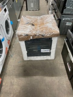 Lot 53  
            Nottingham SR2 - Delivery or Collection 

                
AEG 3000 SERIES BUILT-IN SINGLE OVEN MODEL NO: BPX35061B ORIGINAL RRP £499.00