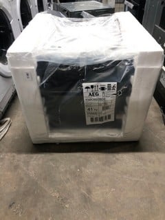 Lot 62  
            Nottingham SR2 - Delivery or Collection 

                
AEG 3000 COMBIQUICK BUILT-IN MICROWAVE OVEN MODEL NO: KMX365060B ORIGINAL RRP £57...