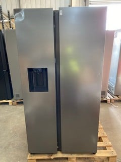Lot 7  
            Nottingham SR2 - Delivery or Collection 

                
SAMSUNG SERIES 6 SPACEMAX RS70F65KETEU AMERICAN STYLE FRIDGE FREEZER ORIGINAL RRP...
