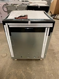Lot 108  
            Nottingham SR3 - Delivery or Collection 

                
HOTPOINT INTEGRATED DISHWASHER MODEL NO: H8IHP42L (EX DISPLAY)