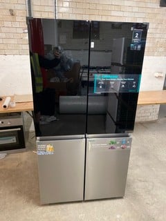 Lot 173  
            Nottingham SR3 - Delivery or Collection 

                
HISENSE FREESTANDING AMERICAN STYLE FRIDGE FREEZER MODEL NO: RQ5X560SFLES