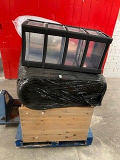 Lot 176  
            Nottingham SR3 - Delivery or Collection 

                
PALLET OF ITEMS TO INCLUDE WARDROBE