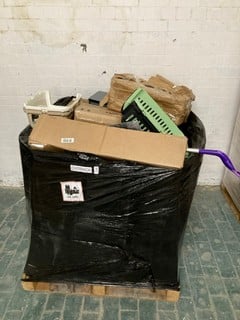 Lot 208  
            Nottingham SR3 - Delivery or Collection 

                
PALLET OF ITEMS TO INCLUDE DIVIDER PANEL