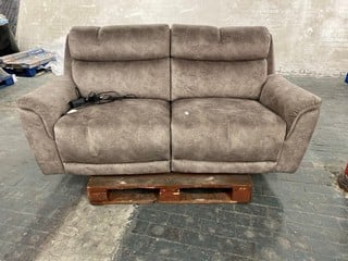 Lot 262  
            Nottingham SR3 - Delivery or Collection 

                
2 SEATER RECLINER SOFA