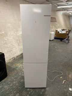 Lot 267  
            Nottingham SR3 - Delivery or Collection 

                
BOSCH INTEGRATED TALL FRIDGE FREEZER MODEL NO: KGN392WDFG01