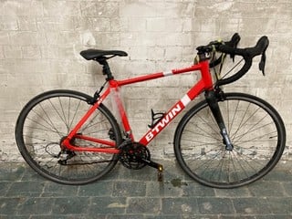 Lot 290  
            Nottingham SR3 - Collection Only 

                
RED B/TWIN BICYCLE (EUAP527)