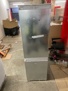 Lot 49  
            Nottingham SR3 - Delivery or Collection 

                
BOSCH INTEGRATED TALL FRIDGE FREEZER MODEL NO: KIN86NSE0G