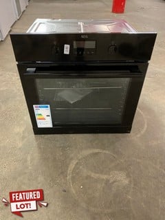 Lot 68  
            Nottingham SR3 - Delivery or Collection 

                
AEG BUILT IN SINGLE OVEN MODEL NO: BPK355061B (EX DISPLAY) ORIGINAL RRP: £399