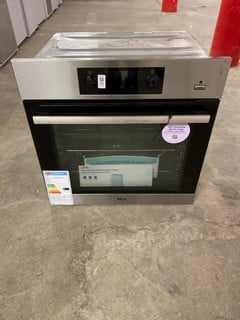 Lot 70  
            Nottingham SR3 - Delivery or Collection 

                
AEG BUILT IN SINGLE OVEN MODEL NO: BES356010M (EX DISPLAY)