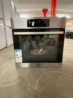 Lot 71  
            Nottingham SR3 - Delivery or Collection 

                
AEG BUILT IN SINGLE OVEN MODEL NO: BES356010M (EX DISPLAY)