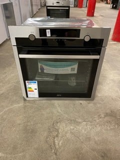 Lot 73  
            Nottingham SR3 - Delivery or Collection 

                
AEG BUILT IN SINGLE OVEN MODEL NO: BPE556060M (EX DISPLAY)