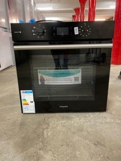 Lot 80  
            Nottingham SR3 - Delivery or Collection 

                
HOTPOINT BUILT IN SINGLE OVEN MODEL NO: SA2S541BL (EX DISPLAY)