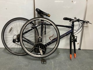 Lot 122  
            Nottingham SR6 – Collection Only 

                
PINNACLE BOREALIS 1.0 BLACK FRAME PEDAL BICYCLE (COLLECTION ONLY) (MPSS0315034)