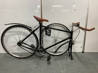 Lot 130  
            Nottingham SR6 – Collection Only 

                
HACKNEY CLASSIC BLACK FRAME PEDAL BICYCLE (COLLECTION ONLY) (MPSS03089568)