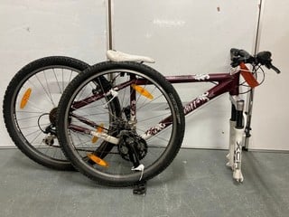 Lot 131  
            Nottingham SR6 – Collection Only 

                
SCOTT CONTESSA MAROON AND WHITE FRAME PEDAL BICYCLE (COLLECTION ONLY) (MPSS0390155)