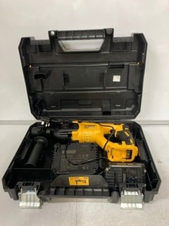 Lot 152  
            Nottingham SR6 – Delivery Or Collection 

                
DEWALT DCH033 BRUSHLESS HAMMER DRILL (WITH BATTERY, CHARGER AND CARRY CASE) (MPSE...