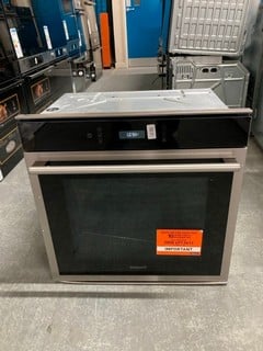 Lot 36  
            Nottingham SR6 – Delivery Or Collection 

                
HOTPOINT BUILT-IN SINGLE OVEN MODEL: SI6874SCIX (EX-DISPLAY) ORIGINAL RRP: £431.00