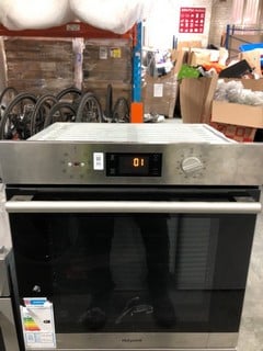 Lot 66  
            Nottingham SR6 – Delivery Or Collection 
                
HOTPOINT BUILT-IN SINGLE OVEN MODEL: SI4854CIX ORIGINAL RRP: £239.00