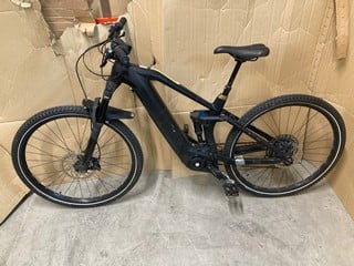 Lot 140  
            Nottingham SR9 - Collection Only 

                
CUBE ELECTRIC BLACK BIKE - X727662- COLLECTION ONLY
