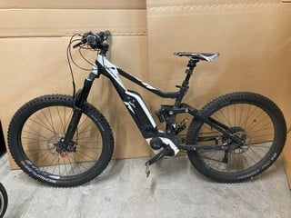 Lot 144  
            Nottingham SR9 - Collection Only 

                
KAPOHO ELECTRIC BLACK/ WHITE BIKE - MPSS03023033- COLLECTION ONLY