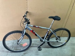 Lot 174  
            Nottingham SR9 - Collection Only 

                
RALEIGH SILVER BIKE - MPSS03040365- COLLECTION ONLY