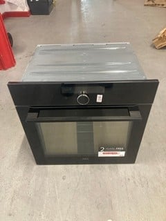 Lot 179  
            Nottingham SR9 - Collection Only 

                
AEG INTEGRATED SINGLE OVEN MODEL: BPK948330B - COLLECTION ONLY