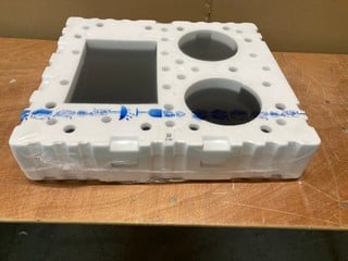 Lot 236  
            Nottingham SR9 - Delivery Or Collection 

                
HOTPOINT CERAMIC HOB MODEL: HR651CH