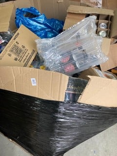 Lot 329  
            Nottingham SR9 - Collection Only 

                
PALLET OF VARIOUS ITEMS INC DRINKS