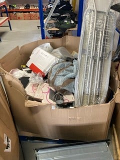 Lot 333  
            Nottingham SR9 - Collection Only 

                
PALLET OF VARIOUS ITEMS INC VENOM CARRY ON CASE  - COLLECTION ONLY