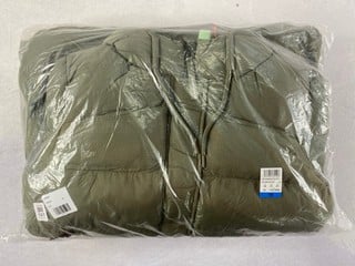 Lot 121  
            Nottingham Prem - Delivery Only 

                
RIPSTOP LONGLINE PUFFER JACKET UK 16 XL