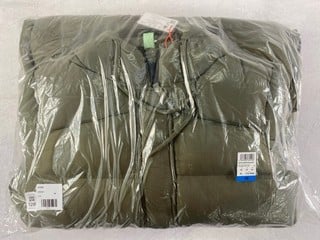 Lot 128  
            Nottingham Prem - Delivery Only 

                
RIPSTOP LONGLINE PUFFER JACKET UK 16 XL