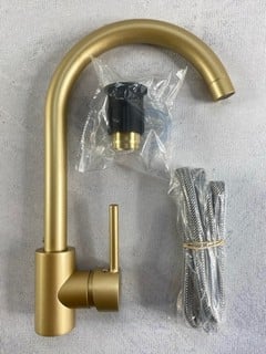 Lot 177  
            Nottingham Prem - Delivery Only 

                
SINGLE HANDLE KITCHEN FAUCET
