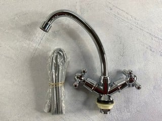 Lot 179  
            Nottingham Prem - Delivery Only 

                
SINGLE HANDLE KITCHEN FAUCET
