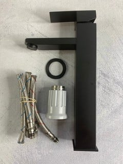 Lot 182  
            Nottingham Prem - Delivery Only 

                
SUS 304 STAINLESS STEEL KITCHEN MIXER TAP FAUCET