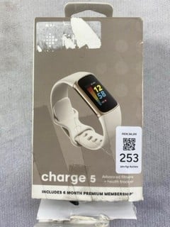 Lot 253  
            Nottingham Prem - Delivery Only 

                
FITBIT CHARGE 5 SMART FITNESS TRACKER: MODEL NO FB421 (WITH BOX & CABLE)  [JPTN47...